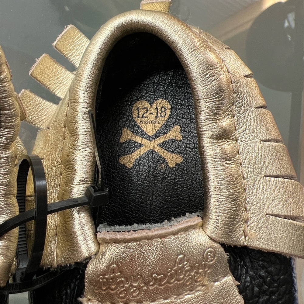 ☠️💛New Itzy Ritzy+Tokidoki Moc Happens Hearts & Cross Bones Baby Moccasins/Shoes - Picture 10 of 17